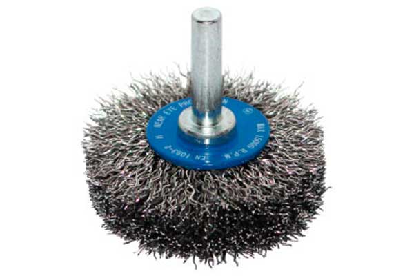 Circular brush with corrugated wire rod